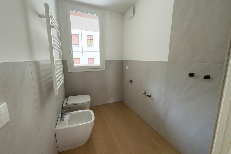 In un contesto elegante e di recente realizzazione prestigioso appartamento al secondo piano, pro...