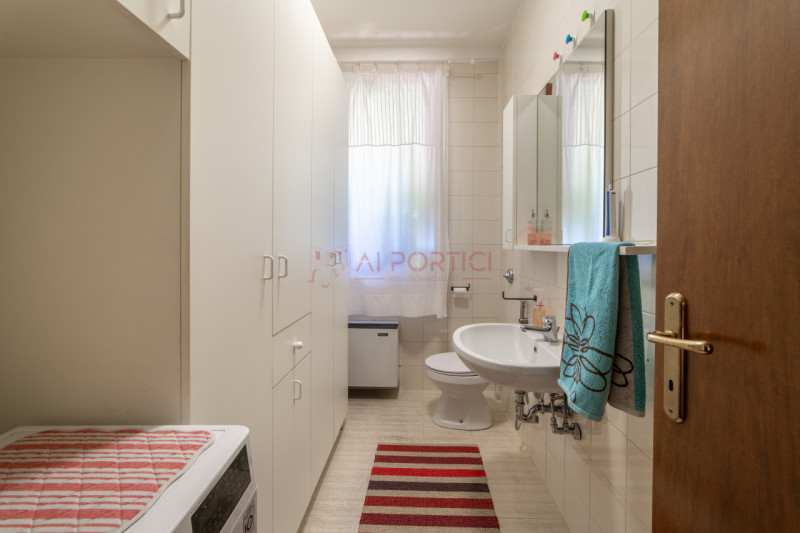 PIOVE DI SACCO centro - VILLA A SCHIERA di circa 200 mq. porzione di mezzo comodissima al centro ...