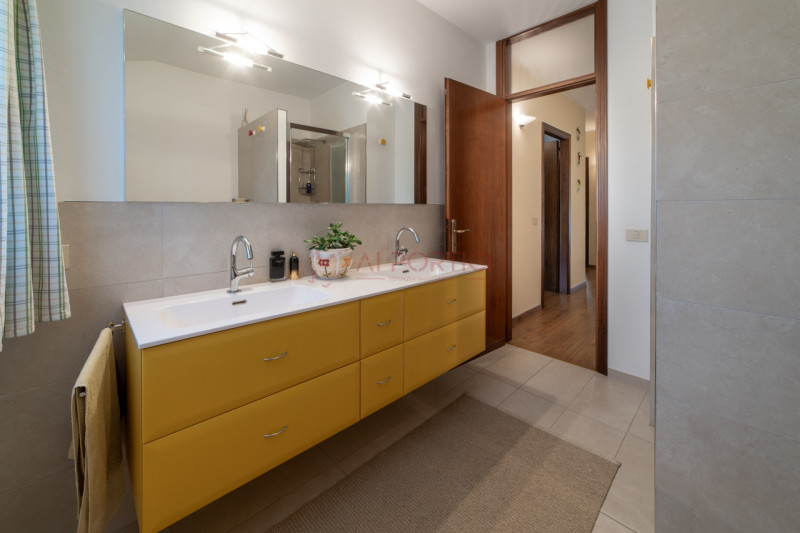 PIOVE DI SACCO centro - VILLA A SCHIERA di circa 200 mq. porzione di mezzo comodissima al centro ...