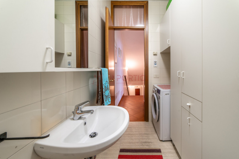 PIOVE DI SACCO centro - VILLA A SCHIERA di circa 200 mq. porzione di mezzo comodissima al centro ...