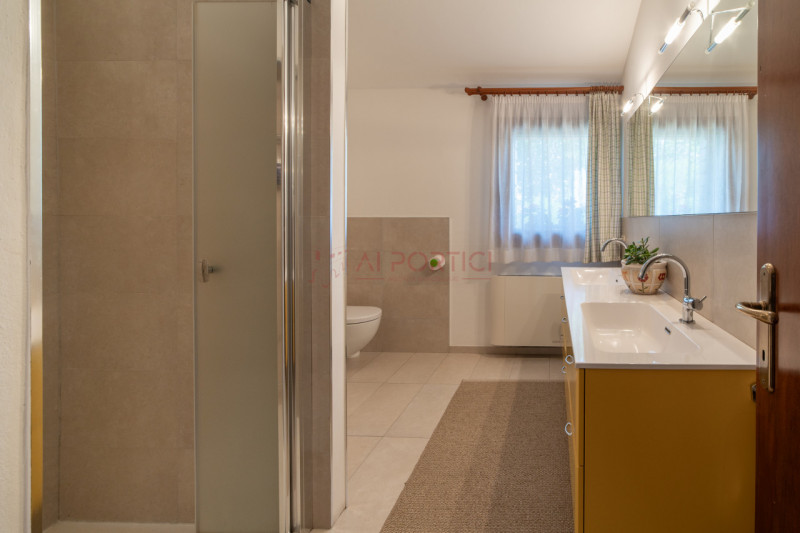 PIOVE DI SACCO centro - VILLA A SCHIERA di circa 200 mq. porzione di mezzo comodissima al centro ...