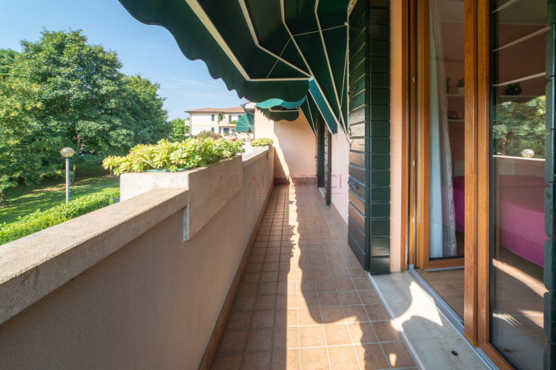 PIOVE DI SACCO centro - VILLA A SCHIERA di circa 200 mq. porzione di mezzo comodissima al centro ...