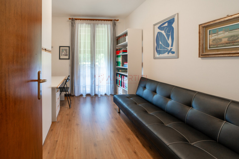 PIOVE DI SACCO centro - VILLA A SCHIERA di circa 200 mq. porzione di mezzo comodissima al centro ...