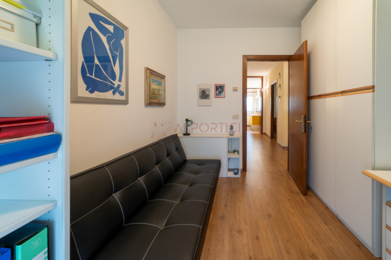 PIOVE DI SACCO centro - VILLA A SCHIERA di circa 200 mq. porzione di mezzo comodissima al centro ...