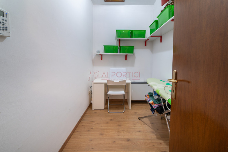 PIOVE DI SACCO centro - VILLA A SCHIERA di circa 200 mq. porzione di mezzo comodissima al centro ...