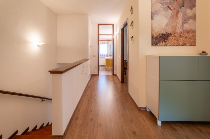 PIOVE DI SACCO centro - VILLA A SCHIERA di circa 200 mq. porzione di mezzo comodissima al centro ...