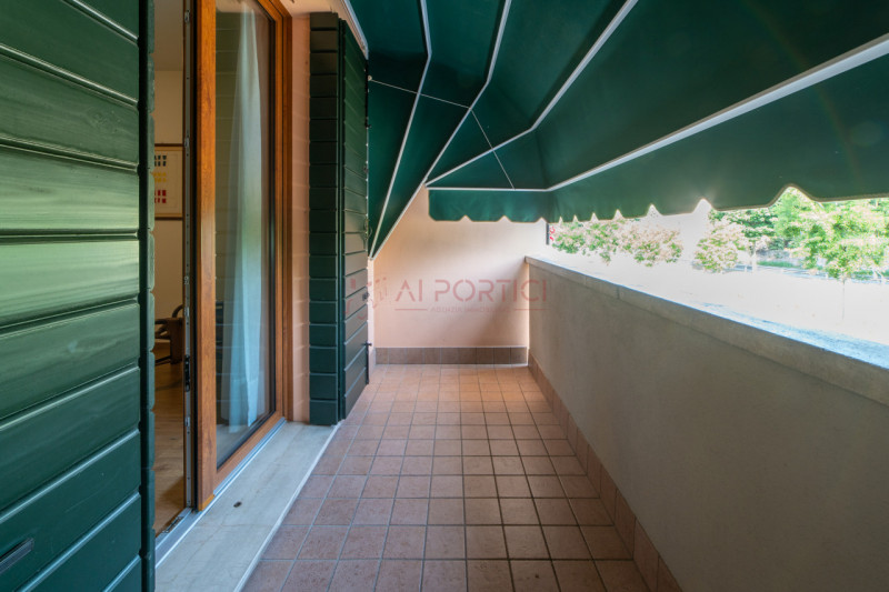 PIOVE DI SACCO centro - VILLA A SCHIERA di circa 200 mq. porzione di mezzo comodissima al centro ...