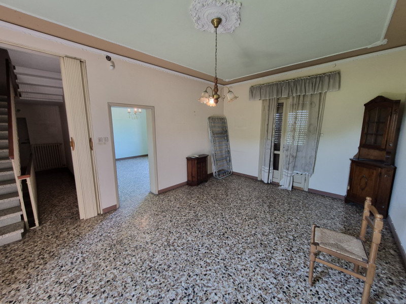 Vo' (PD), appena fuori dal centro del paese, in direzione di Carbonara di Rovolon, proponiamo in ...