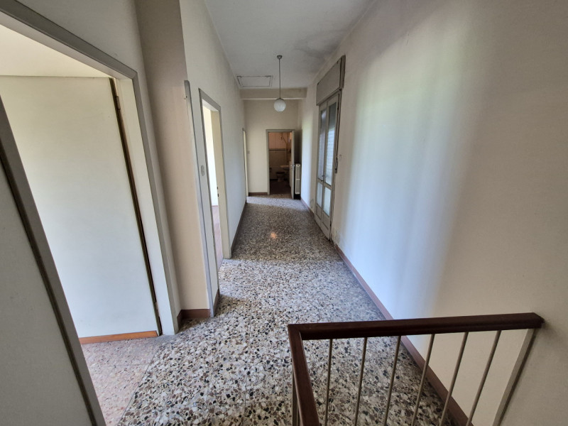 Vo' (PD), appena fuori dal centro del paese, in direzione di Carbonara di Rovolon, proponiamo in ...