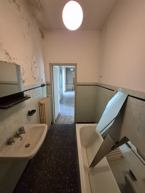 Vo' (PD), appena fuori dal centro del paese, in direzione di Carbonara di Rovolon, proponiamo in ...