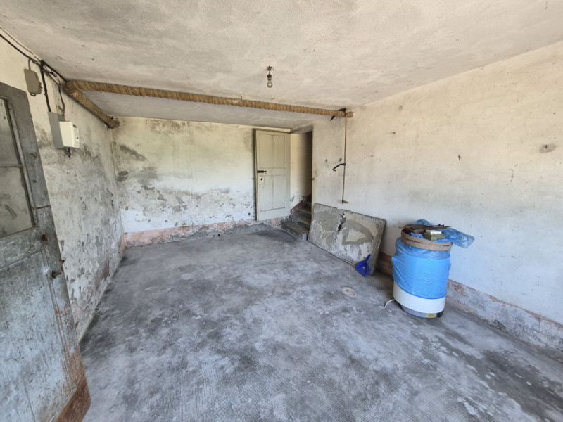 Vo' (PD), appena fuori dal centro del paese, in direzione di Carbonara di Rovolon, proponiamo in ...