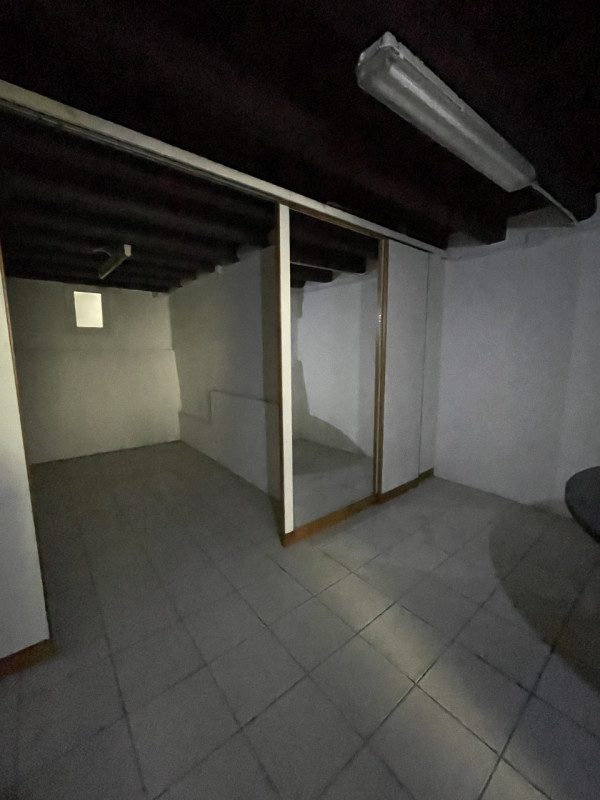 Scopri questa incredibile opportunità di affitto nel cuore di Stra, situato in una zona ad alto p...