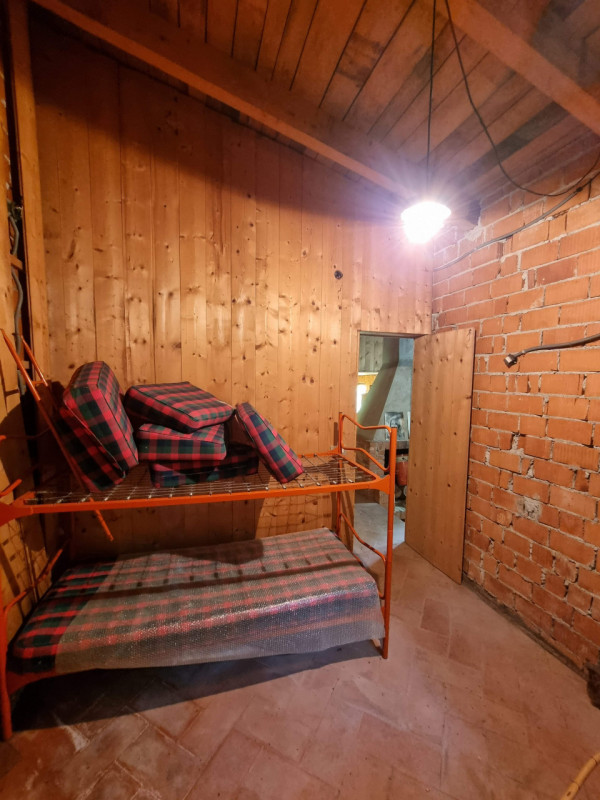 Villaga (VI) poco distante dal centro di Barbarano Vicentino, incastonata e completamente circond...