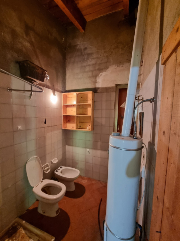 Villaga (VI) poco distante dal centro di Barbarano Vicentino, incastonata e completamente circond...