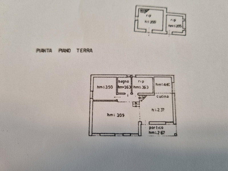 Villaga (VI) poco distante dal centro di Barbarano Vicentino, incastonata e completamente circond...
