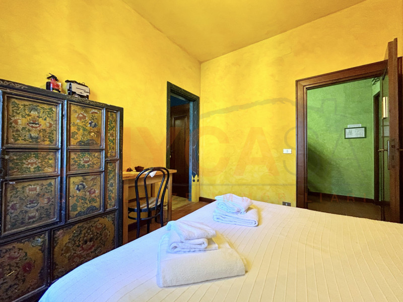 CINTO EUGANEO - Faedo: proponiamo in vendita un incantevole agriturismo situato nella pittoresca ...