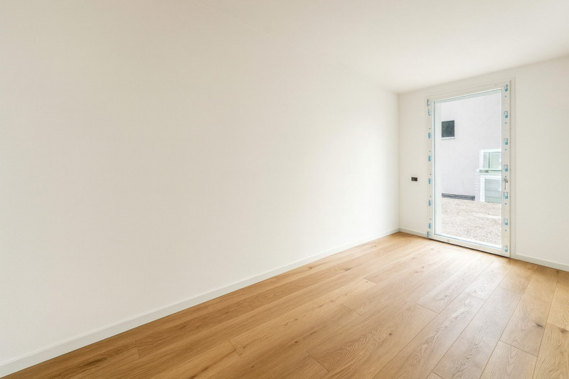 In una moderna palazzina di nuova costruzione, immersa in un contesto tranquillo e curato, appart...