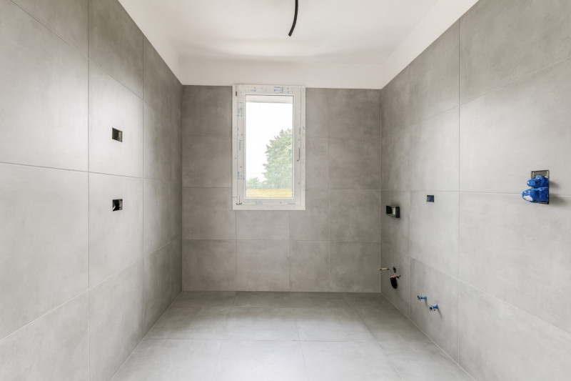 In una moderna palazzina di nuova costruzione, immersa in un contesto tranquillo e curato, appart...