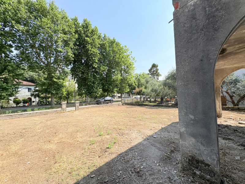 Nel tranquillo contesto della frazione di Fontanafredda, a Cinto Euganeo, proponiamo in vendita u...
