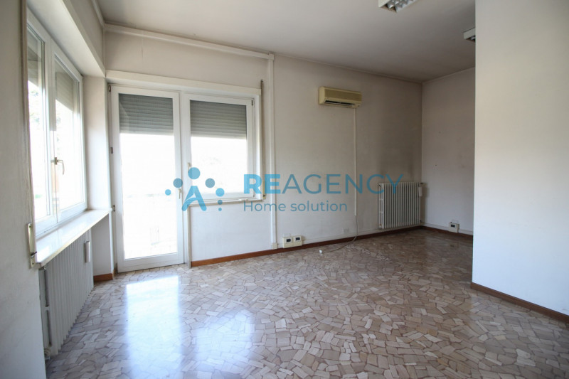 THIENE CENTRO
Sei alla ricerca di un appartamento in centro da ristrutturare?
Prezzo € 109.00
CLA...