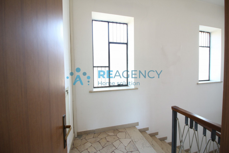 THIENE CENTRO
Sei alla ricerca di un appartamento in centro da ristrutturare?
Prezzo € 109.00
CLA...