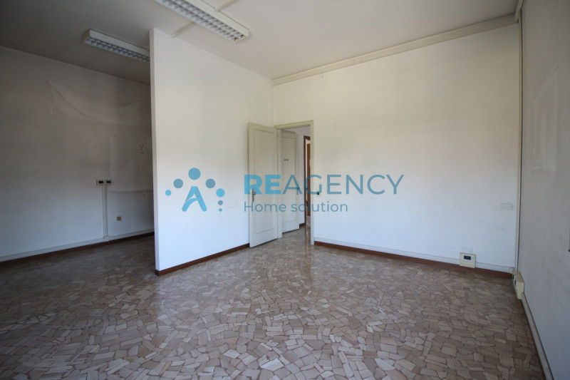 THIENE CENTRO
Sei alla ricerca di un appartamento in centro da ristrutturare?
Prezzo € 109.00
CLA...