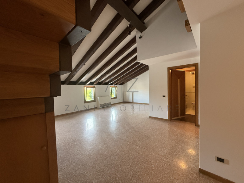 Castelfranco Veneto Affitto Attico