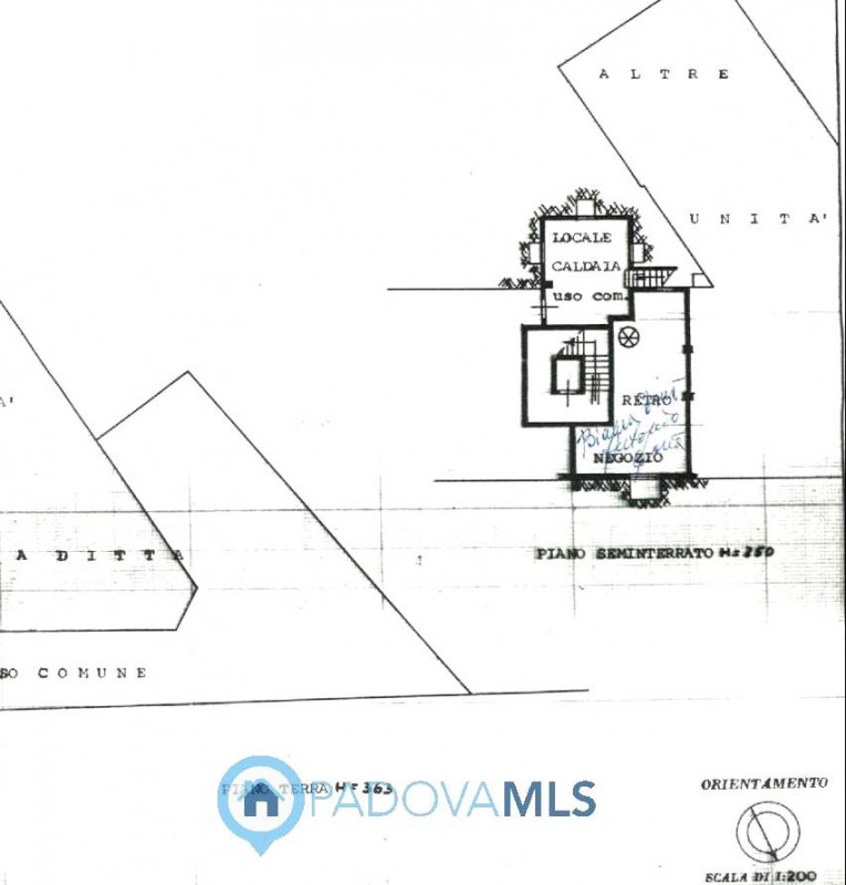 Immobile in esclusiva al Gruppo Padova MLS

In posizione centralissima, di forte passaggio pedona...