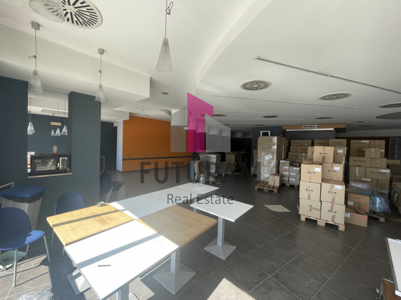 RIF:  045NM - CAZZAGO DI PIANIGA  -  PER INFO 0444/310220

Propongo in affitto un negozio di 900 ...