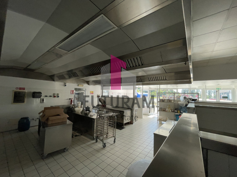 RIF:  045NM - CAZZAGO DI PIANIGA  -  PER INFO 0444/310220

Propongo in affitto un negozio di 900 ...