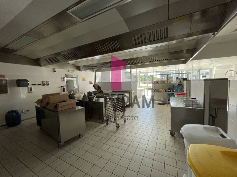 RIF:  045NM - CAZZAGO DI PIANIGA  -  PER INFO 0444/310220

Propongo in affitto un negozio di 900 ...