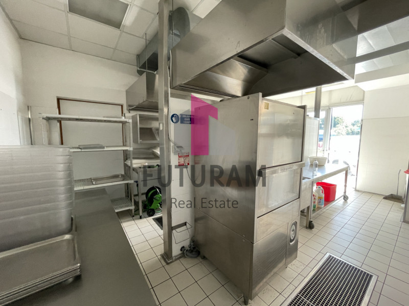 RIF:  045NM - CAZZAGO DI PIANIGA  -  PER INFO 0444/310220

Propongo in affitto un negozio di 900 ...