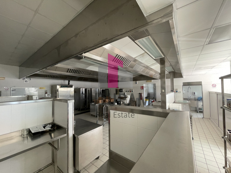 RIF:  046NM - CAZZAGO DI PIANIGA  -  PER INFO 0444/310220

Propongo in vendita un negozio di 900 ...