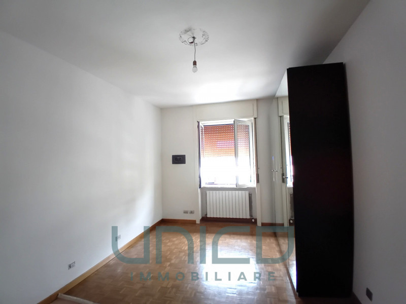 MM4 CALIFORNIA in ottimo contesto con portineria DISPONIBILITA’ IMMEDIATA. Proponiamo luminosissi...