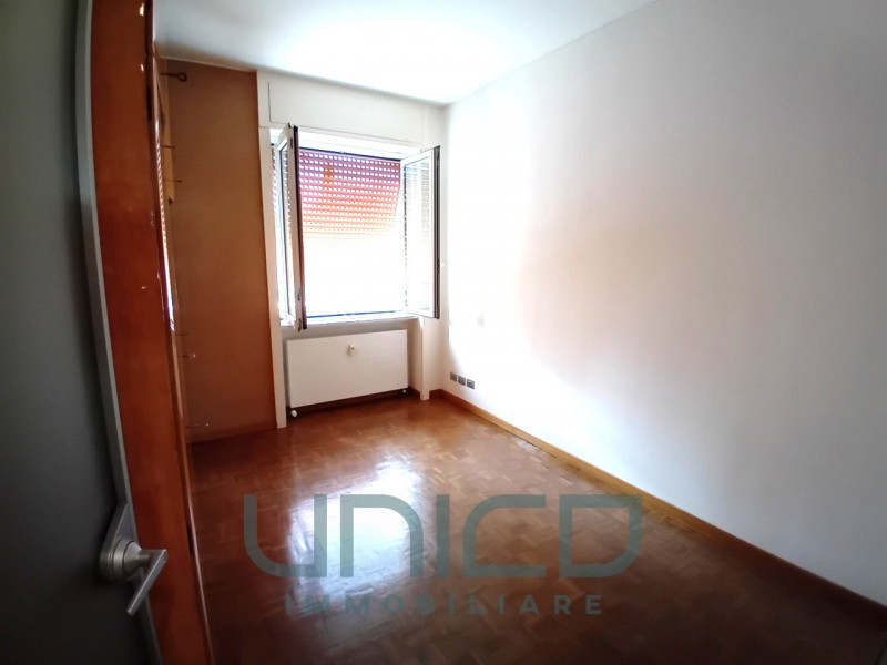 MM4 CALIFORNIA in ottimo contesto con portineria DISPONIBILITA’ IMMEDIATA. Proponiamo luminosissi...