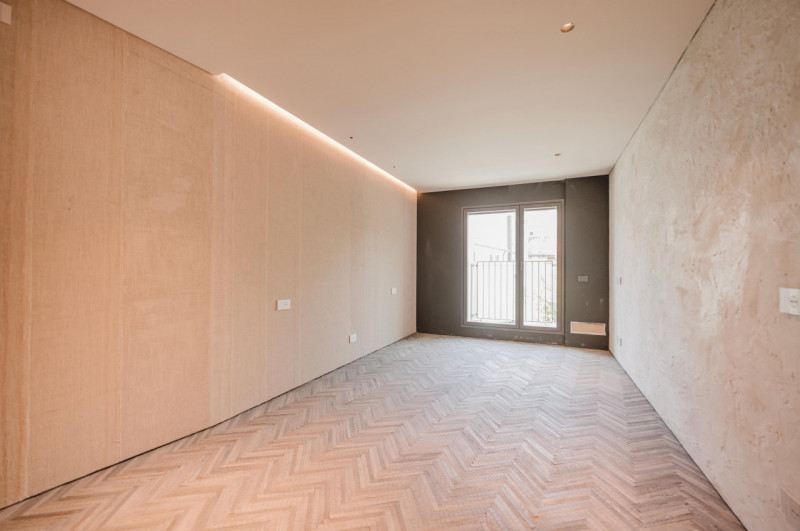 Unico. Elegante. Inimitabile.
Nel cuore autentico del centro storico, prende vita una nuova costr...