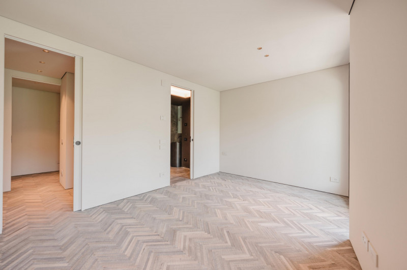 Unico. Elegante. Inimitabile.
Nel cuore autentico del centro storico, prende vita una nuova costr...