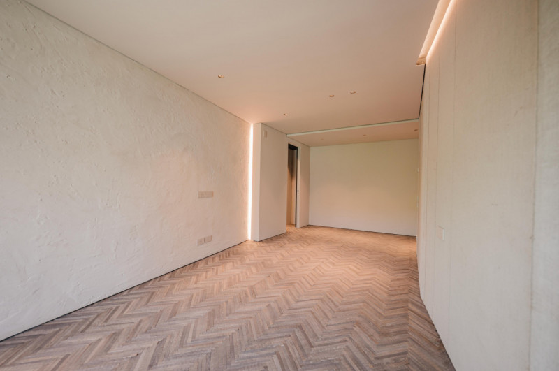 Unico. Elegante. Inimitabile.
Nel cuore autentico del centro storico, prende vita una nuova costr...