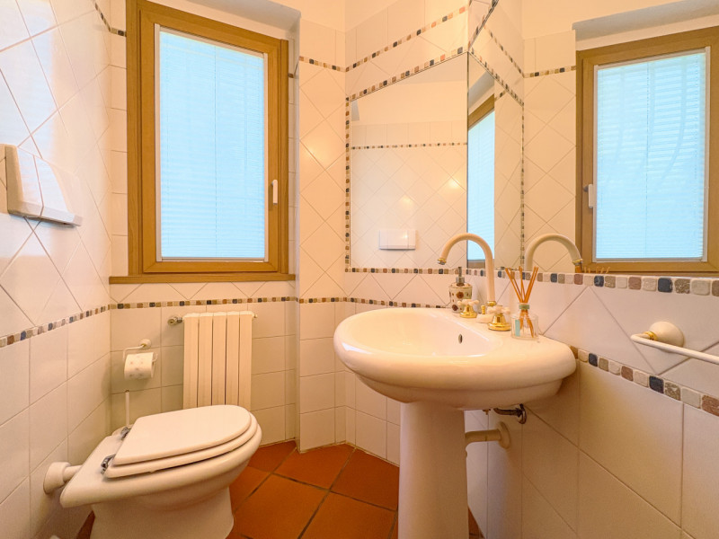 Villa for sale in Oleggio Castello, with pool