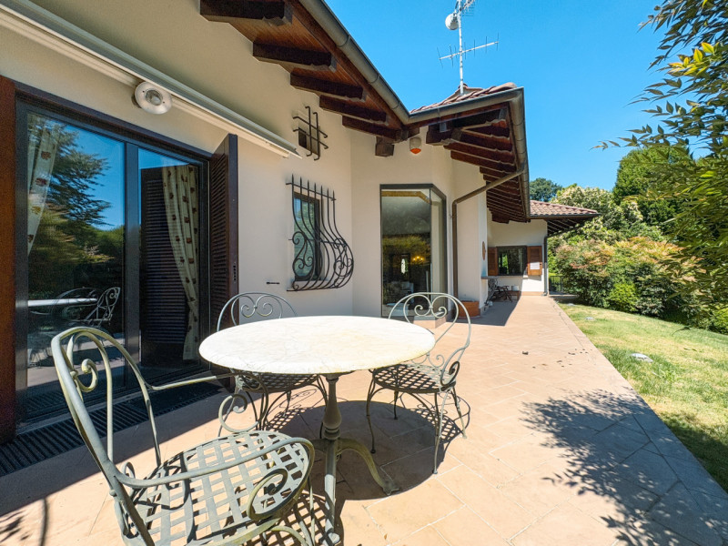Villa for sale in Oleggio Castello, with pool