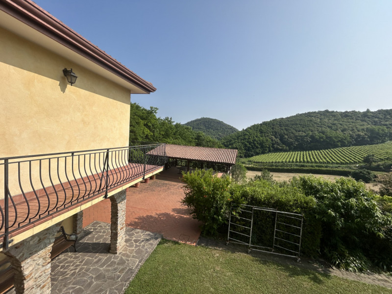 Una residenza immersa nella quiete dei Colli Euganei – spazio, natura e privacy in un contesto un...