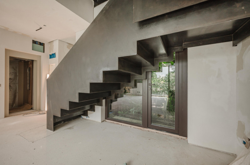 Vivere all’ultimo piano, tra luce, silenzio e design.
In un contesto esclusivo di nuova costruzio...