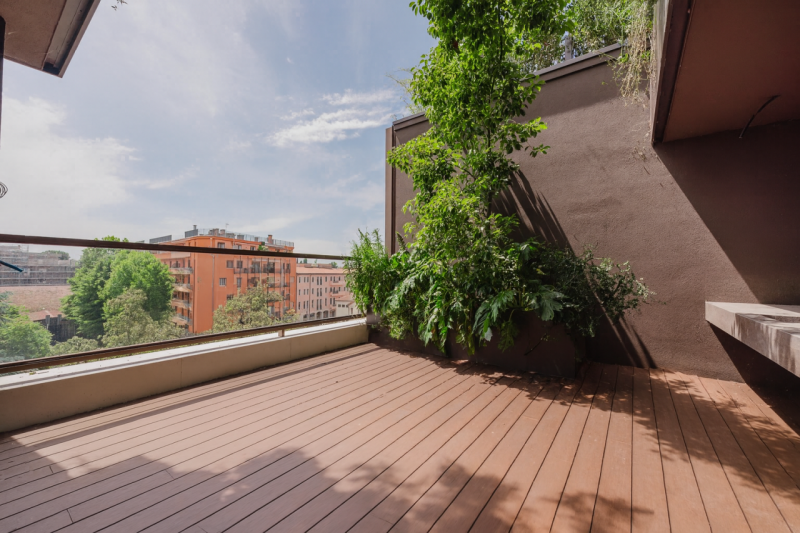 Vivere all’ultimo piano, tra luce, silenzio e design.
In un contesto esclusivo di nuova costruzio...