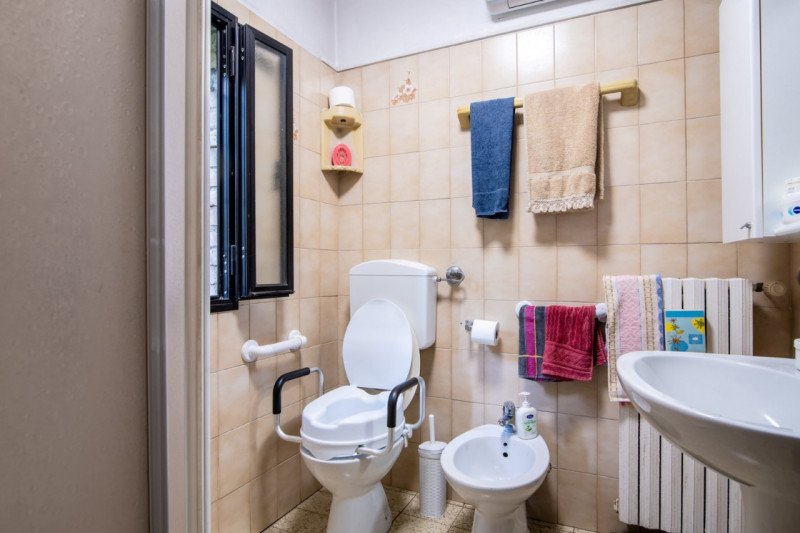 A Baone, immersa nella suggestiva Valle San Giorgio, proponiamo in vendita una straordinaria oppo...