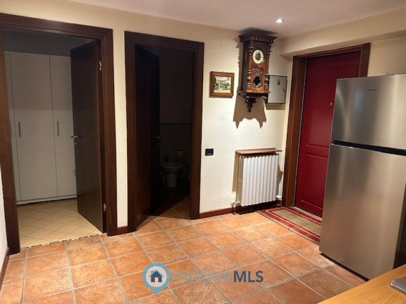 Immobile in esclusiva al Gruppo Padova MLS.

Vigodarzere, nel centro del paese, ed il zona reside...