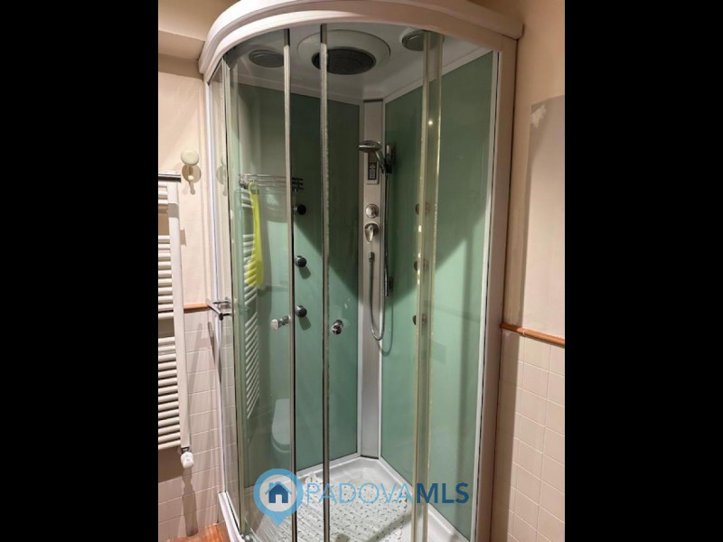 Immobile in esclusiva al Gruppo Padova MLS.

Vigodarzere, nel centro del paese, ed il zona reside...