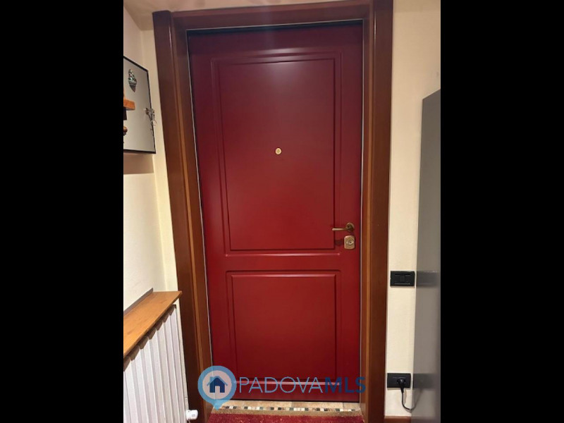 Immobile in esclusiva al Gruppo Padova MLS.

Vigodarzere, nel centro del paese, ed il zona reside...