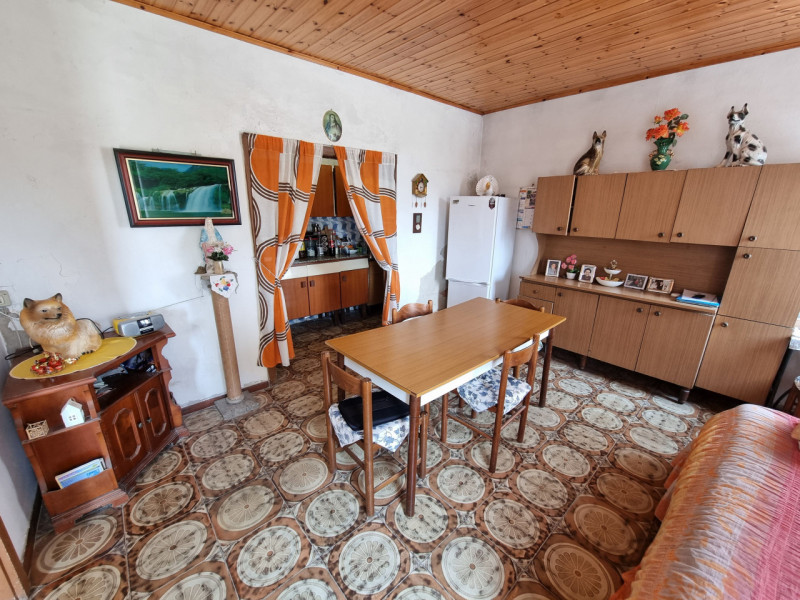 Pojana Maggiore (VI) a poco più di 1 km dal centro del Paese, lungo Via Pezze Lunghe proponiamo i...