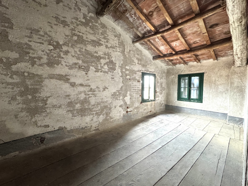 RUSTICO DI TESTA CON TERRENO

Trattative riservate Immobiliare Unica Colceresa via Marconi 2 - 04...