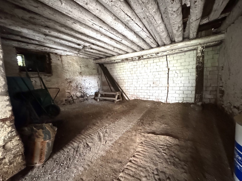 RUSTICO DI TESTA CON TERRENO

Trattative riservate Immobiliare Unica Colceresa via Marconi 2 - 04...